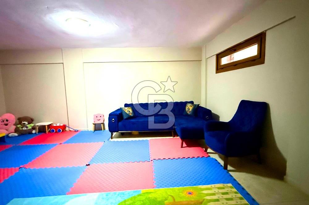 Dikili Merkezde Satılık 5+2 Full Eşyalı Tripleks Villa