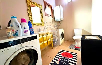 Dikili Merkezde Satılık 5+2 Full Eşyalı Tripleks Villa
