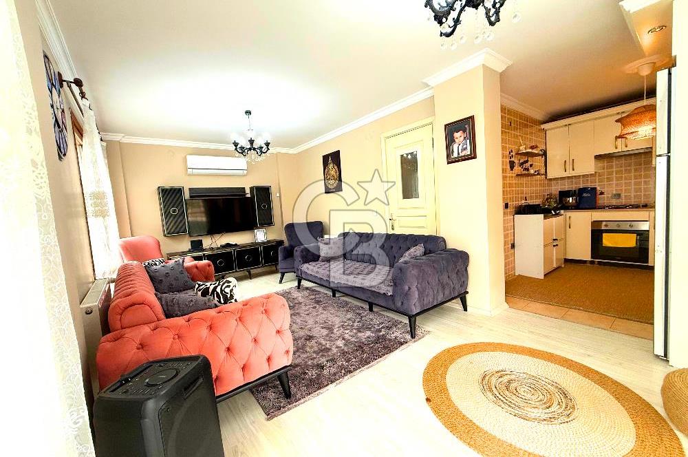 Dikili Merkezde Satılık 5+2 Full Eşyalı Tripleks Villa
