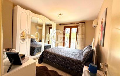 Dikili Merkezde Satılık 5+2 Full Eşyalı Tripleks Villa