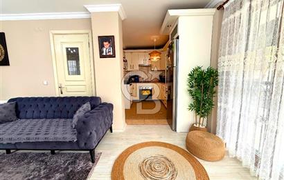Dikili Merkezde Satılık 5+2 Full Eşyalı Tripleks Villa