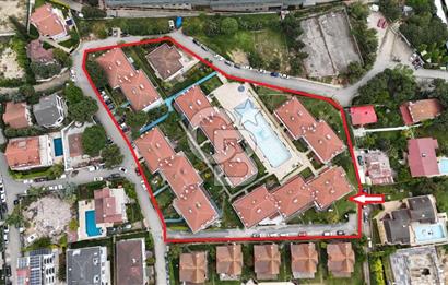 Tuzla Postane Mah. H.Polat Deniz Sitesinde Satılık Bahçe Katı