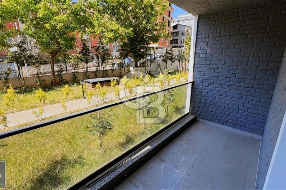 ÇEKMEKÖY TUNA SİTESİ'NDE SATILIK 4+1 BAHÇE DUBLEKSİ DAİRE