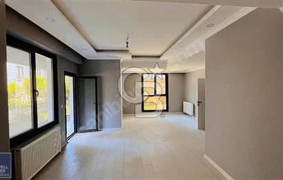 ÇEKMEKÖY TUNA SİTESİ'NDE SATILIK 5+1 BAHÇE DUBLEKSİ DAİRE