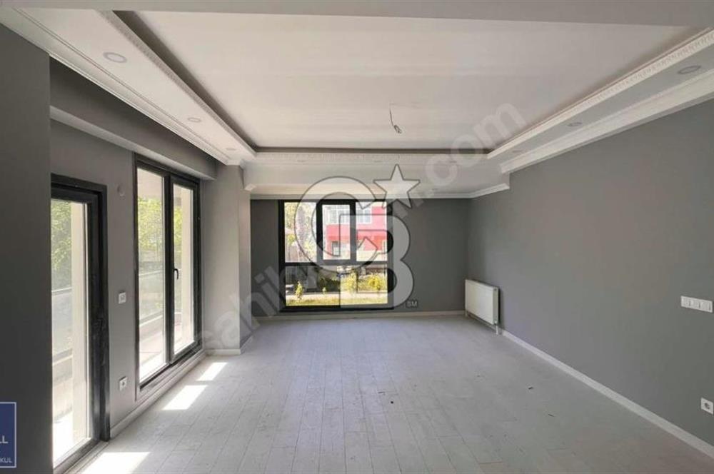 ÇEKMEKÖY TUNA SİTESİ'NDE SATILIK 5+1 BAHÇE DUBLEKSİ DAİRE