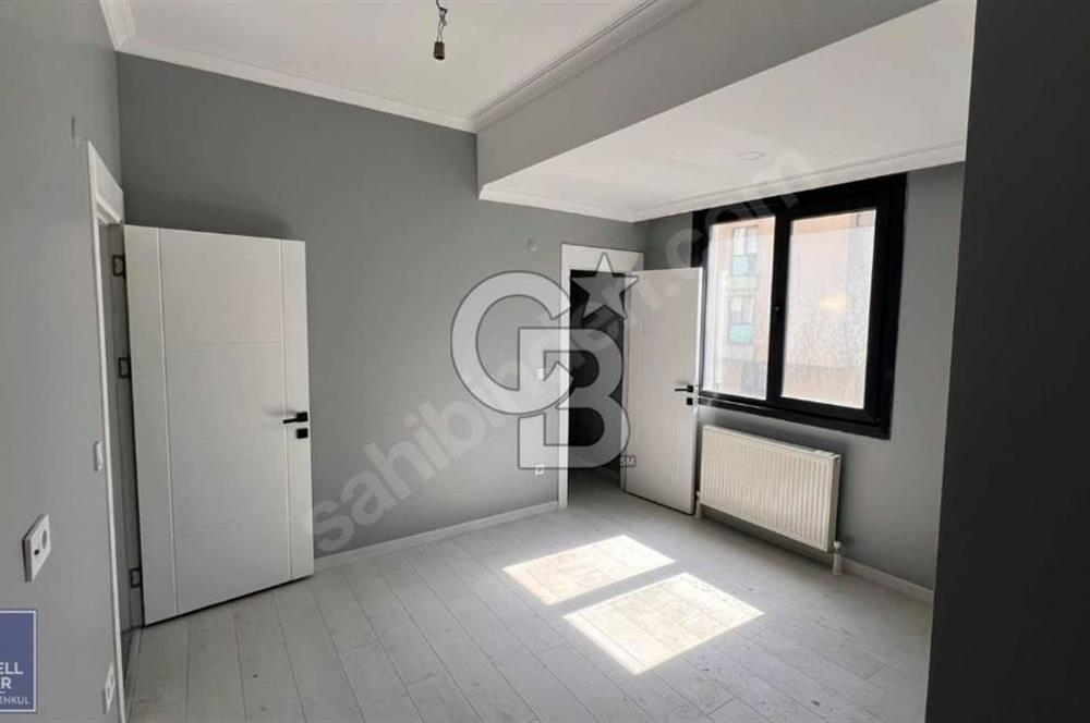 ÇEKMEKÖY TUNA SİTESİ'NDE SATILIK 5+1 BAHÇE DUBLEKSİ DAİRE