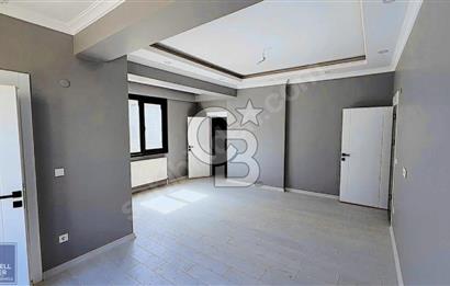 ÇEKMEKÖY TUNA SİTESİ'NDE SATILIK 5+1 BAHÇE DUBLEKSİ DAİRE