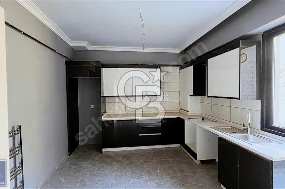 ÇEKMEKÖY TUNA SİTESİ'NDE SATILIK 5+1 BAHÇE DUBLEKSİ DAİRE