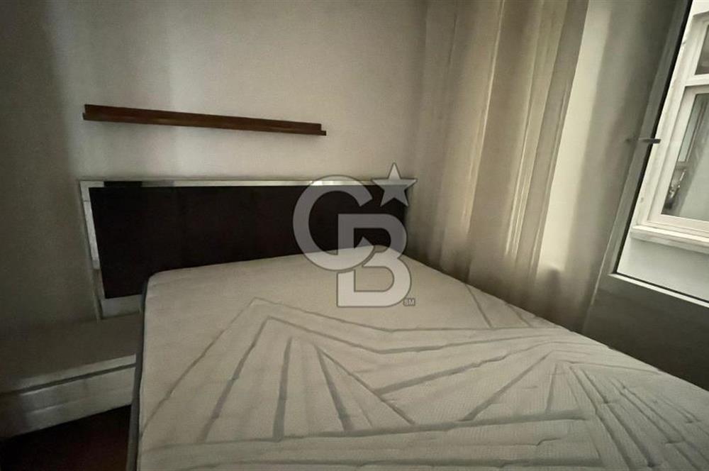 KARŞIYAKA ÇARŞININ KALBİNDE TADİLATLI EŞYALI KİRALIK 3+1 DAİRE
