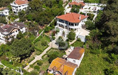 İstanbul büyükadada 2200 m2 7+2 satılık köşk