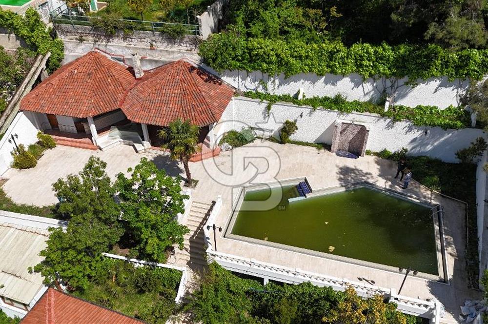 İstanbul büyükadada 2200 m2 7+2 satılık köşk