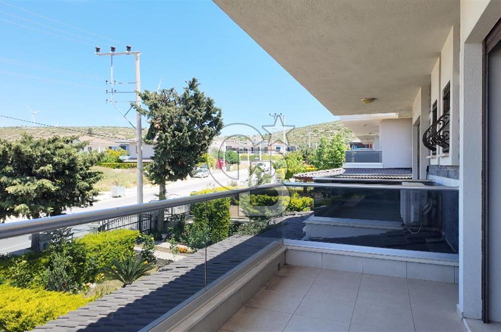 Çeşme Çiftlikköy’de Kaçırılmayacak Fırsat! Plaja Yürüme Mesafesinde SATILIK 3+1 Müstakil Villa