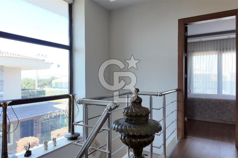 Çeşme Çiftlikköy’de Kaçırılmayacak Fırsat! Plaja Yürüme Mesafesinde SATILIK 3+1 Müstakil Villa