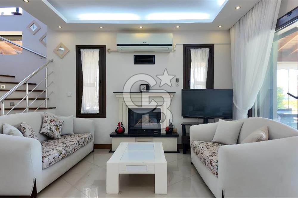 Çeşme Çiftlikköy’de Kaçırılmayacak Fırsat! Plaja Yürüme Mesafesinde SATILIK 3+1 Müstakil Villa