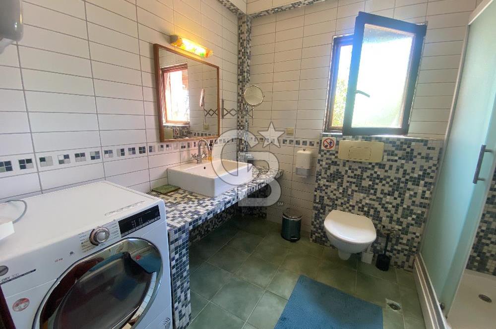 BOZCAADA PAPAZBAHÇE'DE 2.5 DÖNÜM BAHÇE İÇİNDE SATILIK BAĞ EVİ