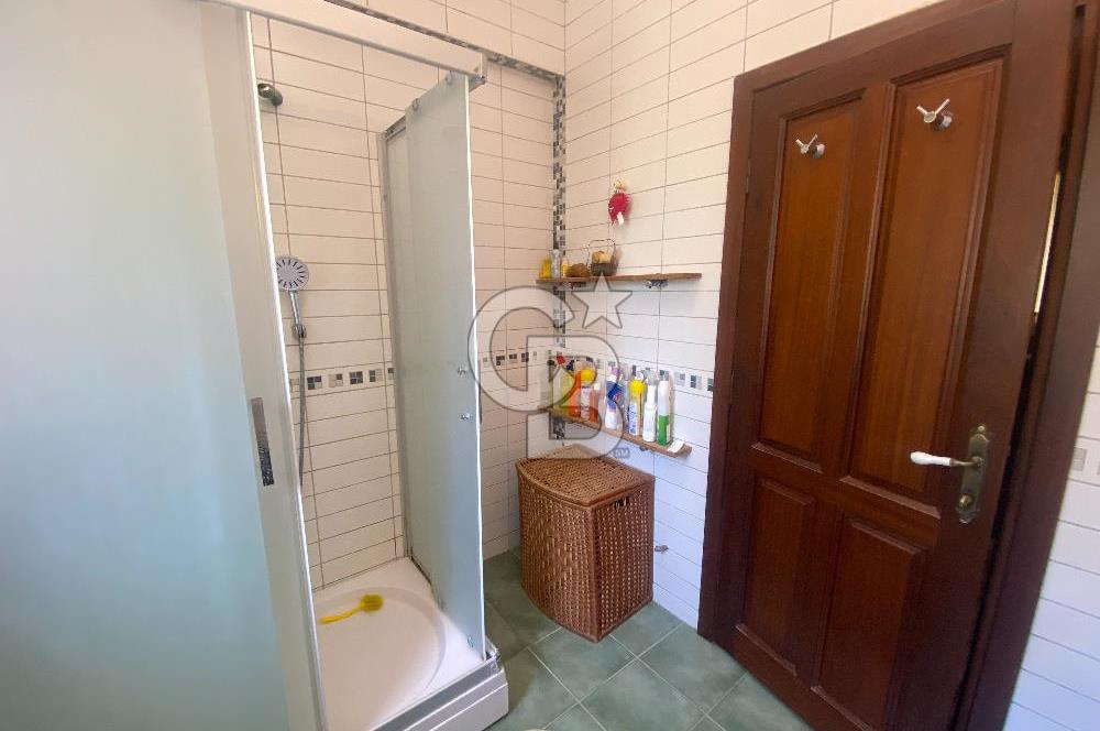 BOZCAADA PAPAZBAHÇE'DE 2.5 DÖNÜM BAHÇE İÇİNDE SATILIK BAĞ EVİ
