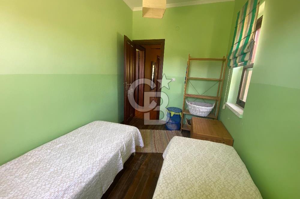 BOZCAADA PAPAZBAHÇE'DE 2.5 DÖNÜM BAHÇE İÇİNDE SATILIK BAĞ EVİ