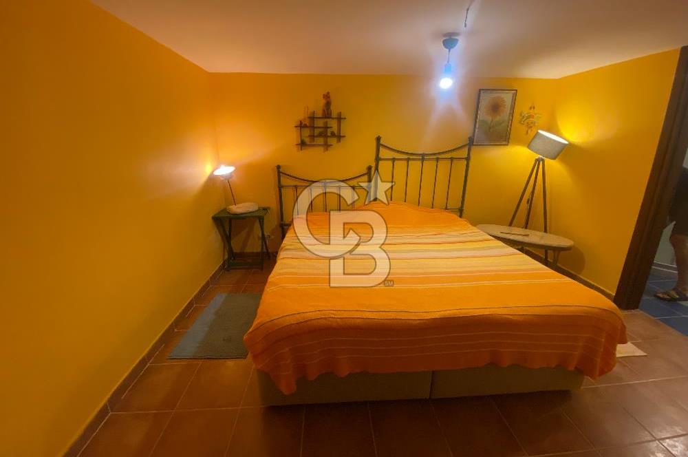 BOZCAADA PAPAZBAHÇE'DE 2.5 DÖNÜM BAHÇE İÇİNDE SATILIK BAĞ EVİ