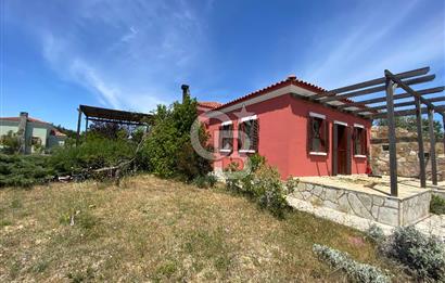 BOZCAADA PAPAZBAHÇE'DE 2.5 DÖNÜM BAHÇE İÇİNDE SATILIK BAĞ EVİ