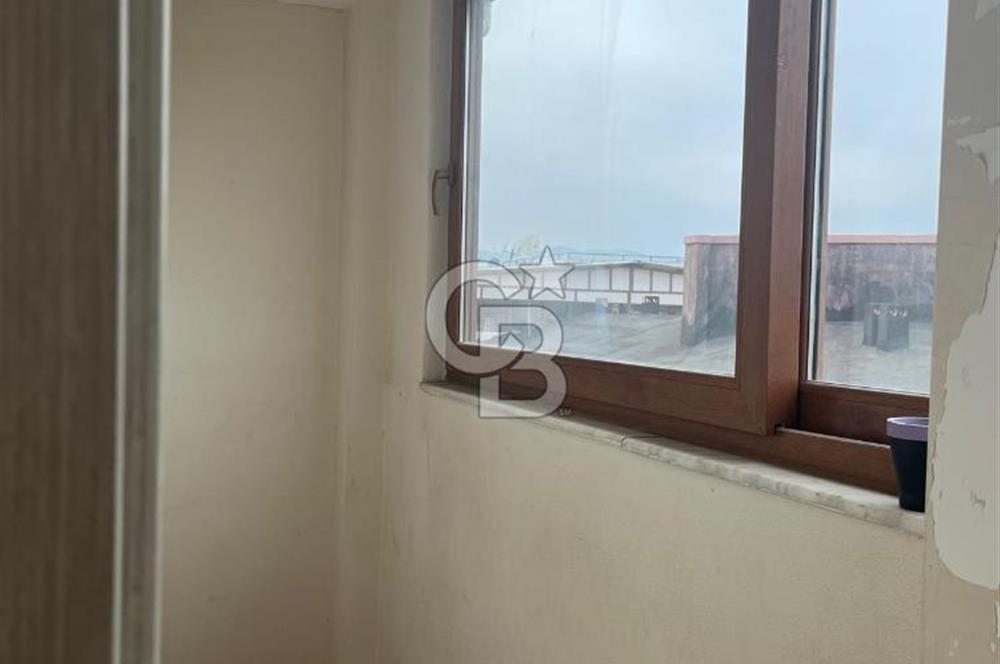 BUCA HÜRRİYET MAHALLESİ  KİRALIK  ÇATI KATI 2+1 DAİRE