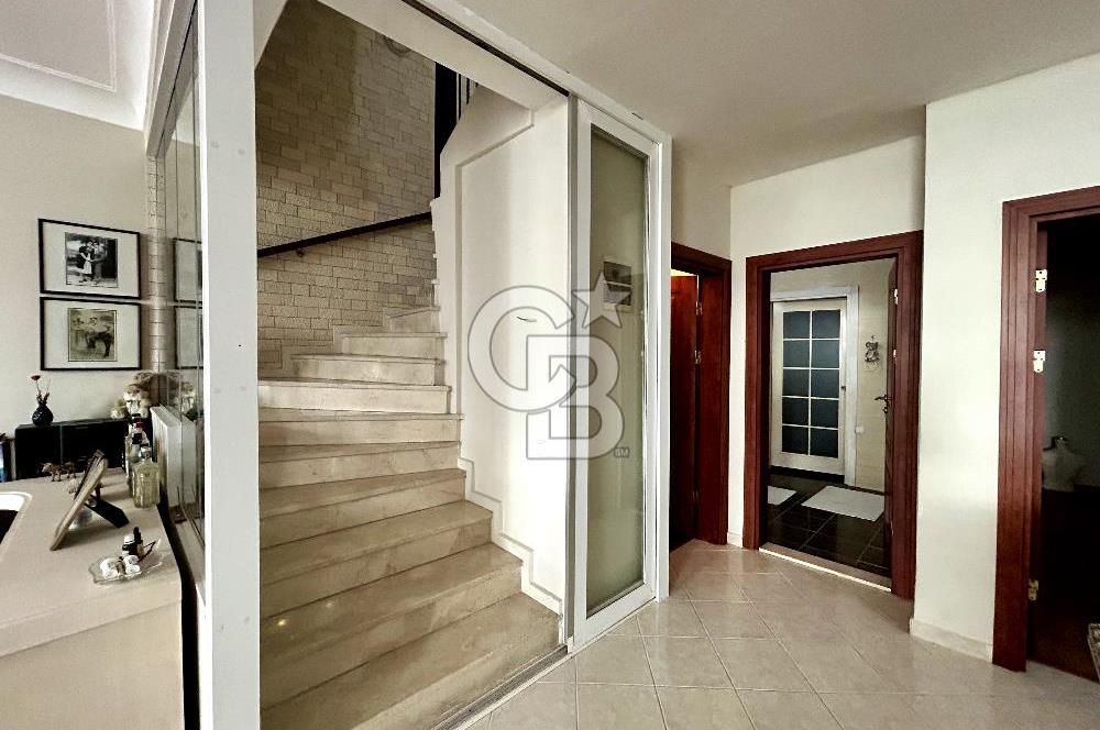 Bahçeşehir 2. Kısımda Satılık 6+2 Yeşillikler İçinde Villa