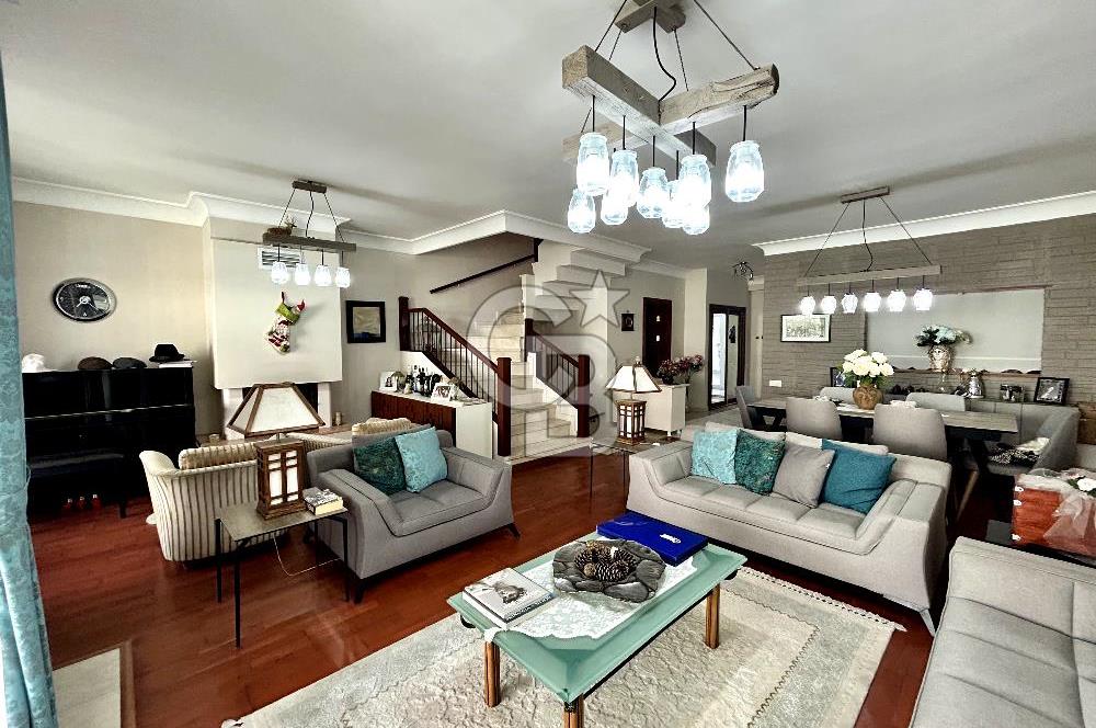 Bahçeşehir 2. Kısımda Satılık 6+2 Yeşillikler İçinde Villa