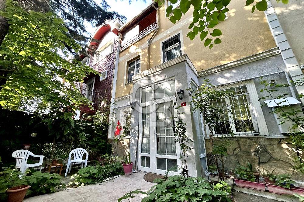 Bahçeşehir 2. Kısımda Satılık 6+2 Yeşillikler İçinde Villa