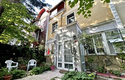 Bahçeşehir 2. Kısımda Satılık 6+2 Yeşillikler İçinde Villa
