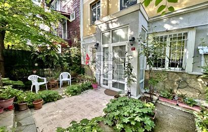 Bahçeşehir 2. Kısımda Satılık 6+2 Yeşillikler İçinde Villa