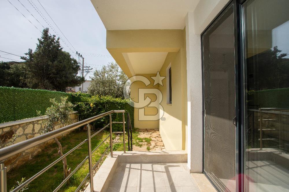 Foça Kazım Dirik Mah. Kiralık 1+1 Bahçe Katı Daire