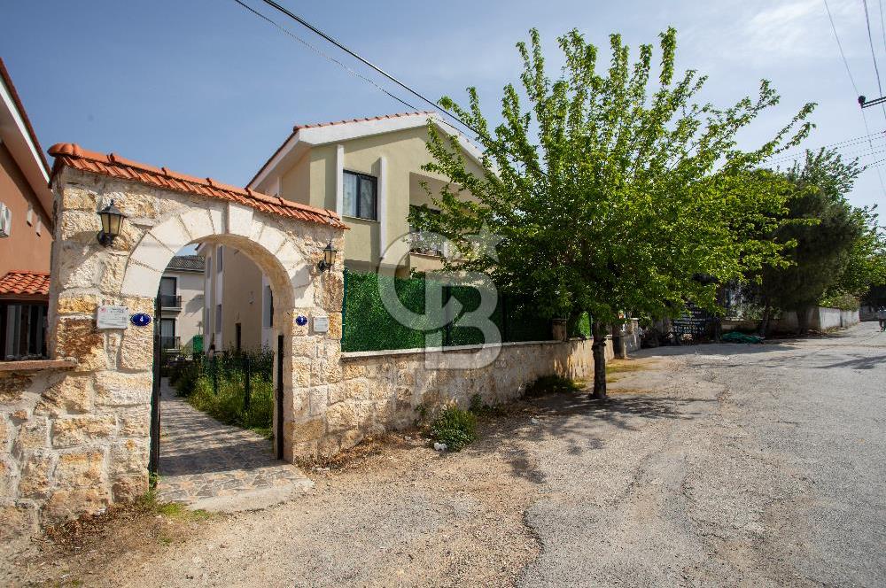 Foça Kazım Dirik Mah. Kiralık 1+1 Bahçe Katı Daire
