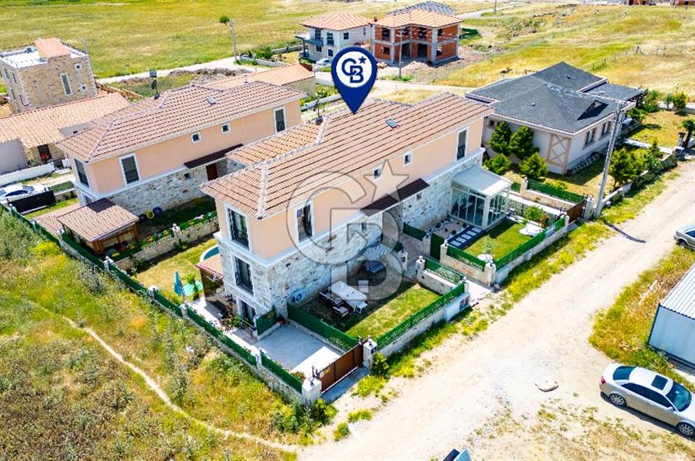 Foça Kazım Dirik Mah. Satılık Eşyalı 1+1 Müstakil Bahçeli Daire