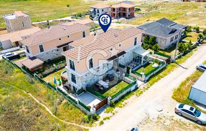 Foça Kazım Dirik Mah. Satılık Eşyalı 1+1 Müstakil Bahçeli Daire