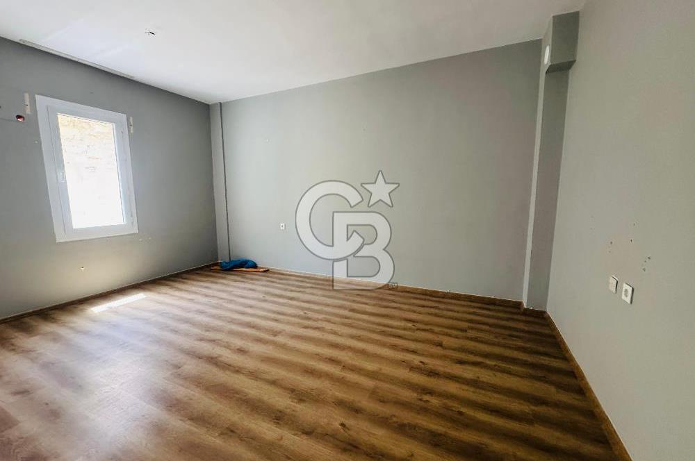 Foça Fevzipaşa Mahallesi Çarşı İçinde Kiralık 2+1 Daire