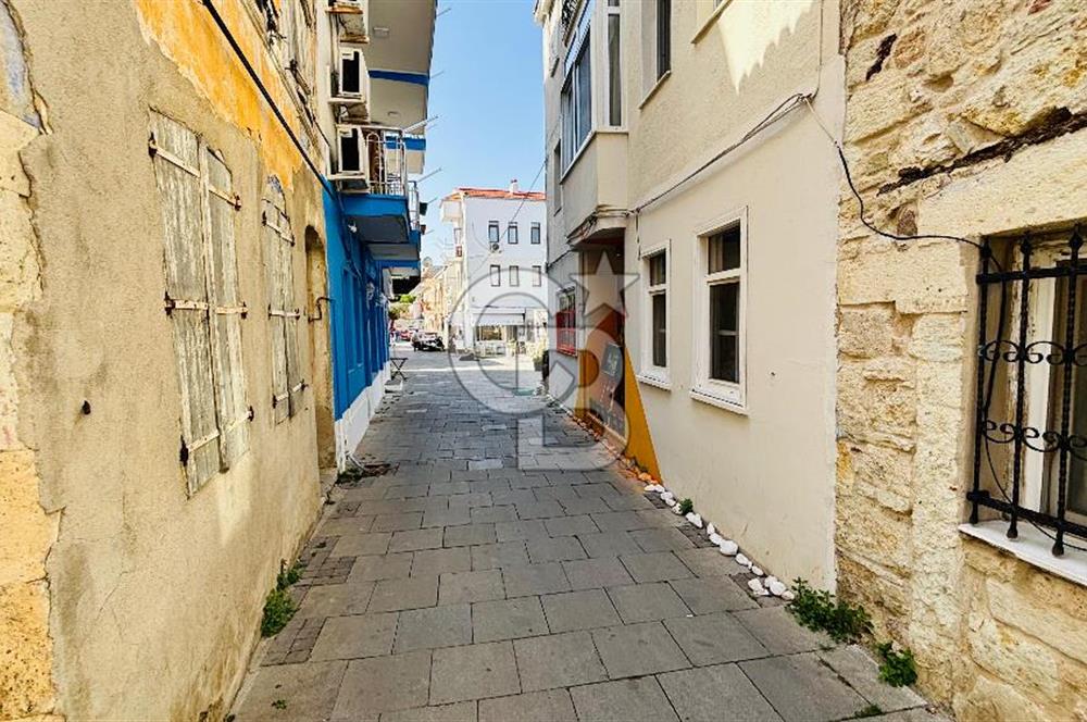 Foça Fevzipaşa Mahallesi Çarşı İçinde Kiralık 2+1 Daire