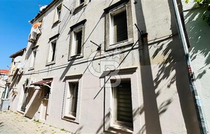 Foça Fevzipaşa Mahallesi Çarşı İçinde Kiralık 2+1 Daire