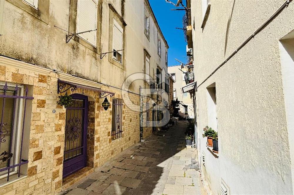 Foça Fevzipaşa Mahallesi Çarşı İçinde Kiralık 2+1 Daire