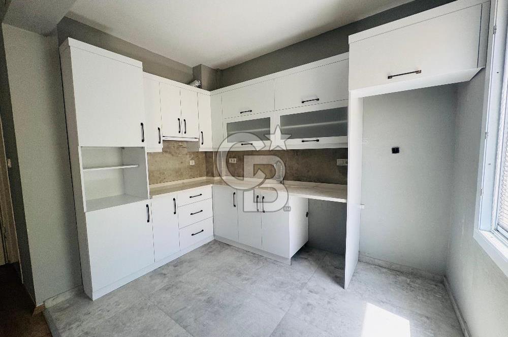 Foça Fevzipaşa Mahallesi Çarşı İçinde Kiralık 2+1 Daire