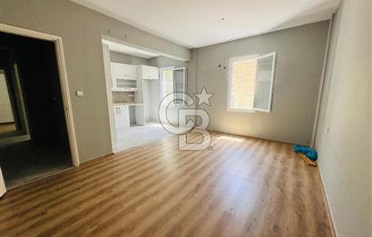 Foça Fevzipaşa Mahallesi Çarşı İçinde Kiralık 2+1 Daire