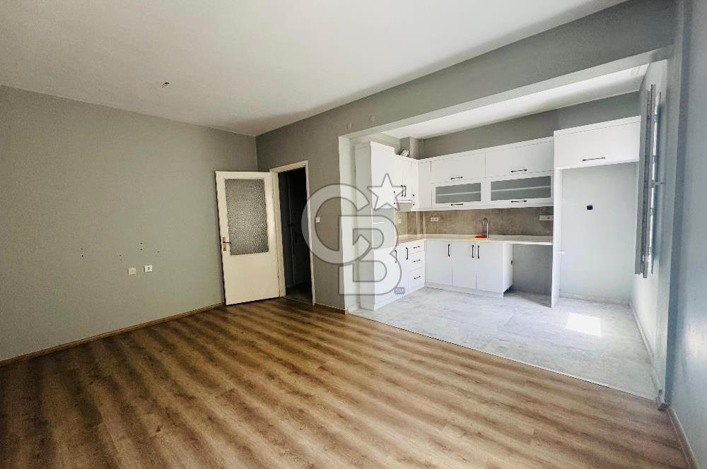 Foça Fevzipaşa Mahallesi Çarşı İçinde Kiralık 2+1 Daire