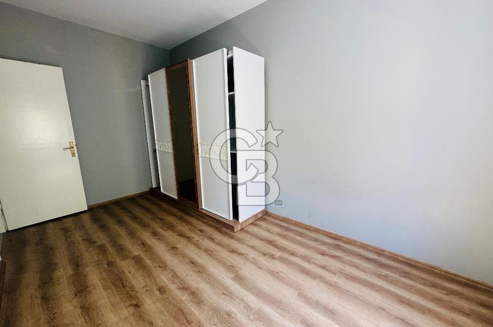 Foça Fevzipaşa Mahallesi Çarşı İçinde Kiralık 2+1 Daire