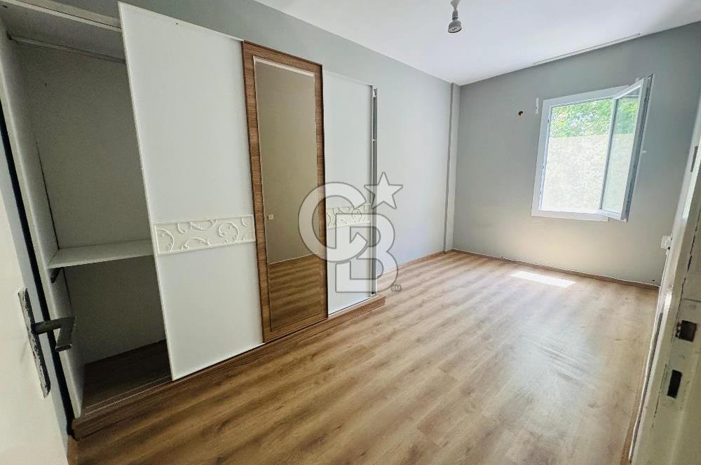 Foça Fevzipaşa Mahallesi Çarşı İçinde Kiralık 2+1 Daire