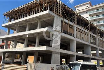 İzmir Karşıyaka 'da Cadde üzeri Satılık 2+1 Lüks Daire