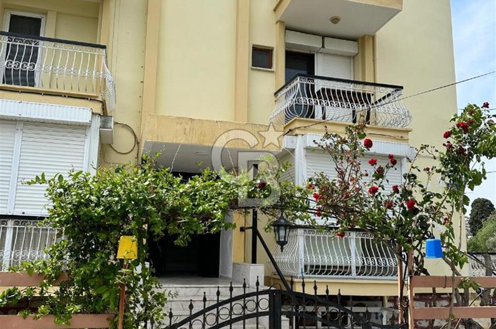 Foça Atatürk Mah. Kiralık 2+1 Açık Mutfaklı Daire