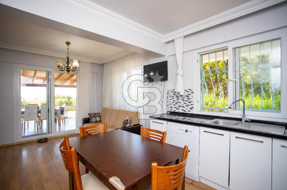 Çeşme Ayasandra Su Sitesinde 3+1 Müstakil Satılık Villa
