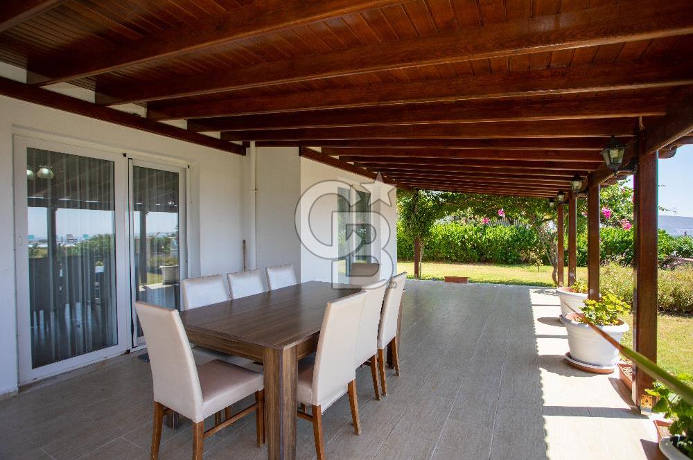 Çeşme Ayasandra Su Sitesinde 3+1 Müstakil Satılık Villa