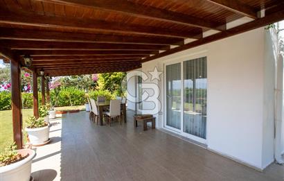 Çeşme Ayasandra Su Sitesinde 3+1 Müstakil Satılık Villa