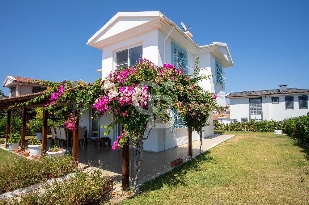 Çeşme Ayasandra Su Sitesinde 3+1 Müstakil Satılık Villa