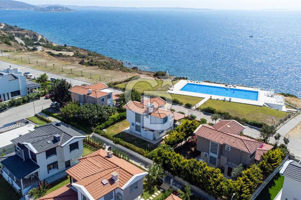 Çeşme Ayasandra Su Sitesinde 3+1 Müstakil Satılık Villa