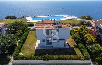 Çeşme Ayasandra Su Sitesinde 3+1 Müstakil Satılık Villa